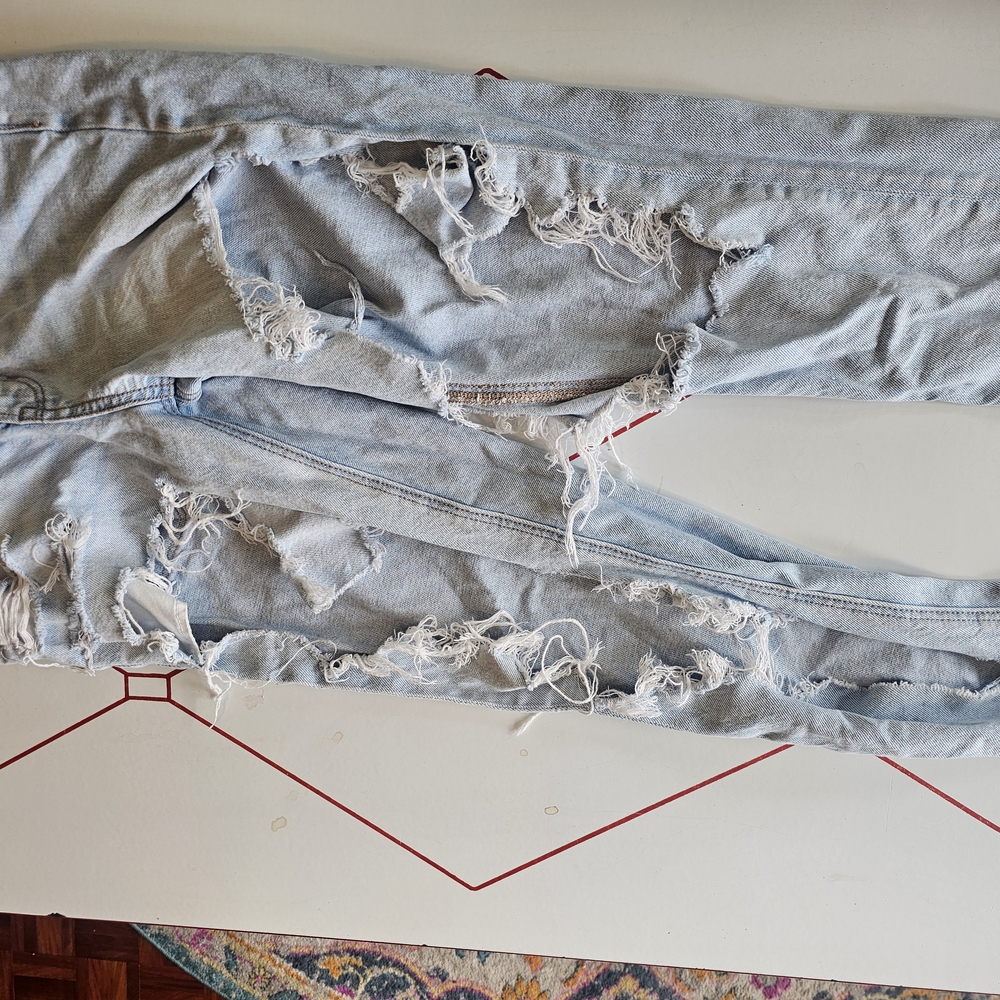Distressed Light Blue Jeans Ripped